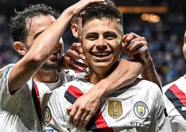Debut soñado: el “Diablito” Echeverri marcó un golazo en su primera titularidad con el Manchester City