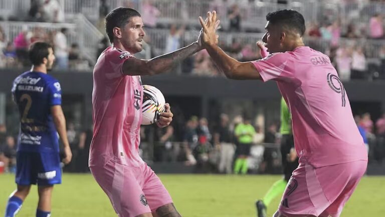Sin Messi, pero con De Paul y Luis Suárez como banderas, Inter Miami ganó y se clasificó a los cuartos de final