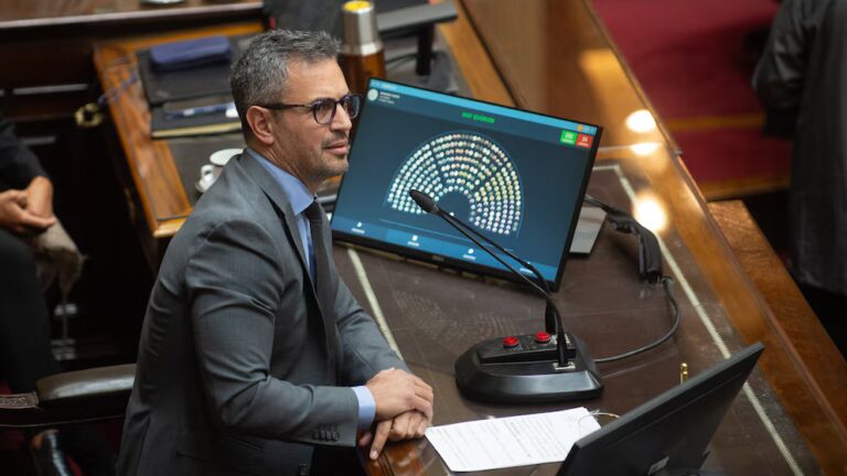 Con final abierto, el Gobierno enfrenta una mega sesión para sostener los vetos que podrían impactar en la campaña
