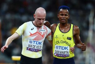 El noble gesto en el Mundial de Atletismo que recorre el mundo: se lastimó en los últimos metros y un rival lo ayudó a llegar hasta la meta