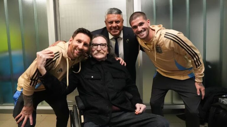 El emotivo encuentro entre Charly García y Lionel Messi, tras el partido de la Selección Argentina