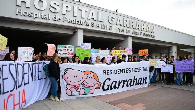 Los trabajadores del Hospital Garrahan anunciaron un nuevo paro tras el veto del Gobierno a la emergencia en pediatría