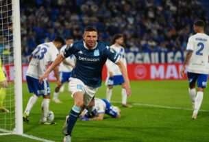 Con un gol de Maravilla Martínez, Racing derrotó 1-0 a Vélez en el primer duelo de los cuartos de final de la Copa Libertadores