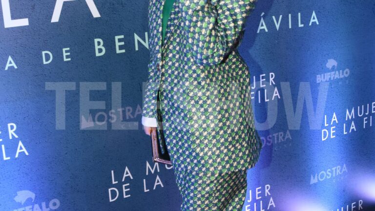 Natalia Oreiro presentó su película La mujer de la fila: el deslumbrante look que eligió y la compañía de Ricardo Mollo