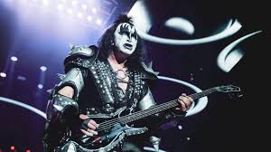 Preocupación por Gene Simmons, el líder de Kiss: se desmayó al volante