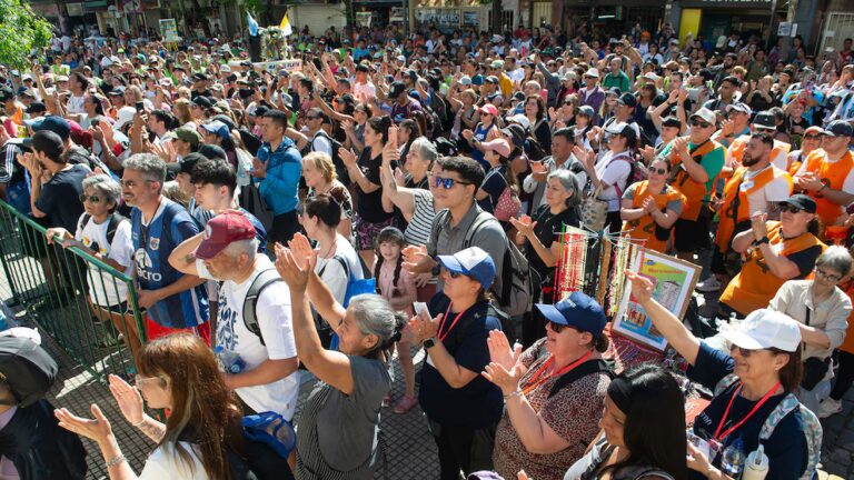 Peregrinación Juvenil a Luján 2025: miles de personas marcharon en una nueva manifestación de fe religiosa