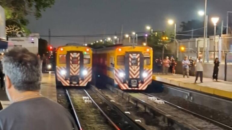 Último momento: chocaron dos trenes del Urquiza