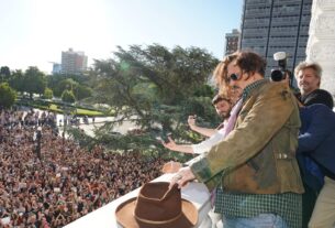 Locura por Johnny Depp en La Plata: de la multitud esperando por él a su distinción como Visitante Ilustre